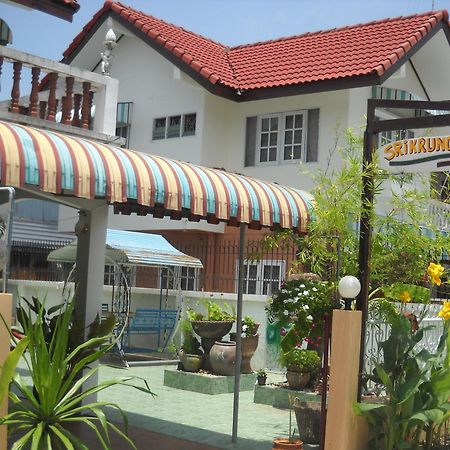 Sri Krung Guest House Пра Након Си Аютая Екстериор снимка